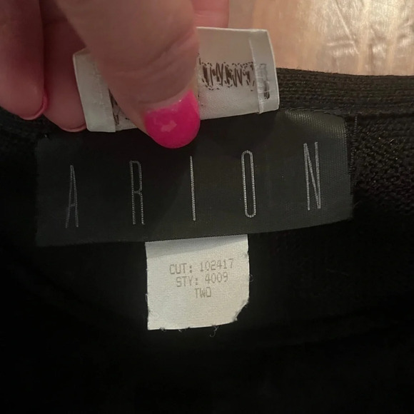 ARION NEIMAN MARCUS Black Suede and Pearl Sweater - Picture 5 of 10